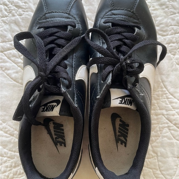 20% OFF 2+ BUNDLES! Nike “Cortez” Sneakers. Black & White. US 7.5/EUR 38.5 - Picture 2 of 10